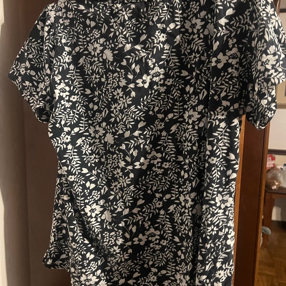 Choices Black and Pink Graphic Short Sleeve Blouse - Picture 3 of 3